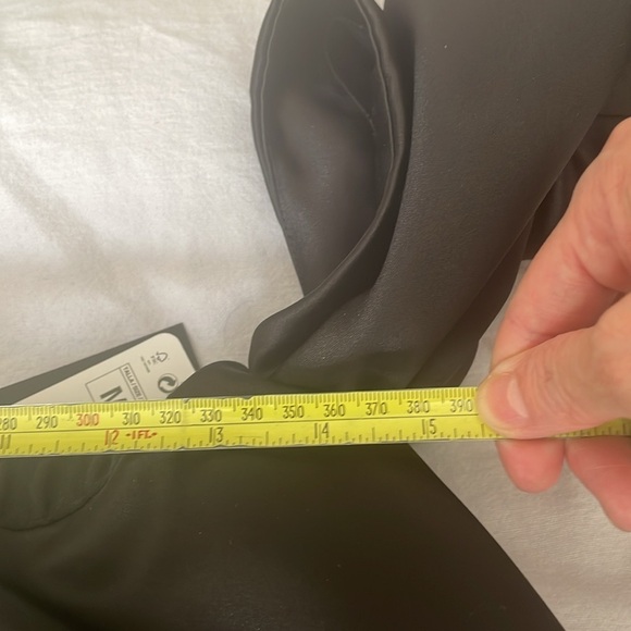 🔥Zara Black Sateen Off-the-Shoulder Top Size Medium🔥 🥳 - Picture 11 of 13